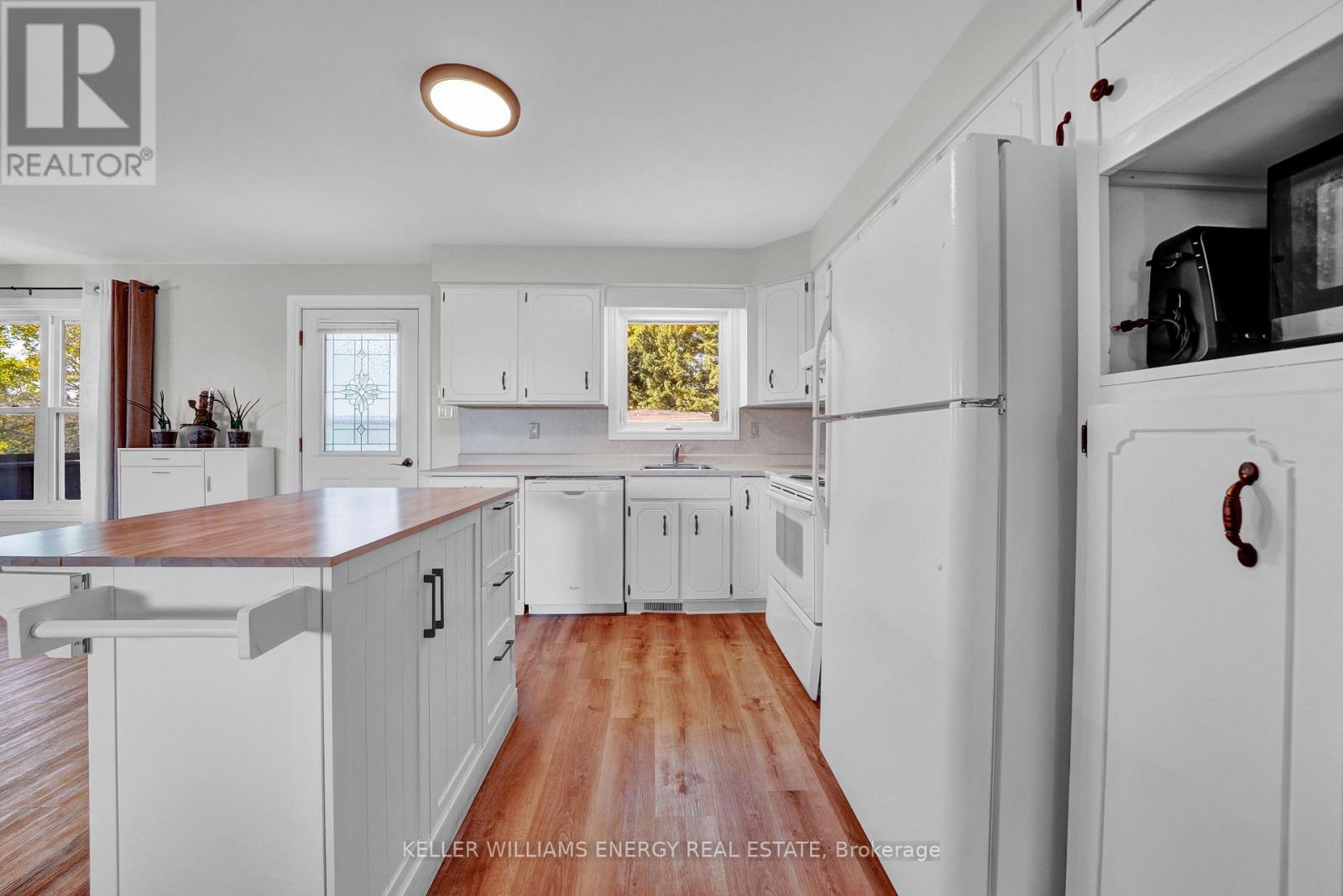 106 Oram Road, Prince Edward County (Sophiasburg Ward), Ontario  K0K 1G0 - Photo 9 - X12438011