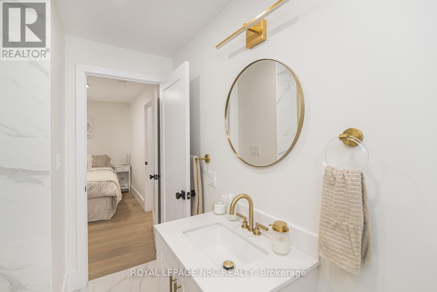 385 Westwood Avenue, Fort Erie, Ontario  L0S 1B0 - Photo 27 - X12438068