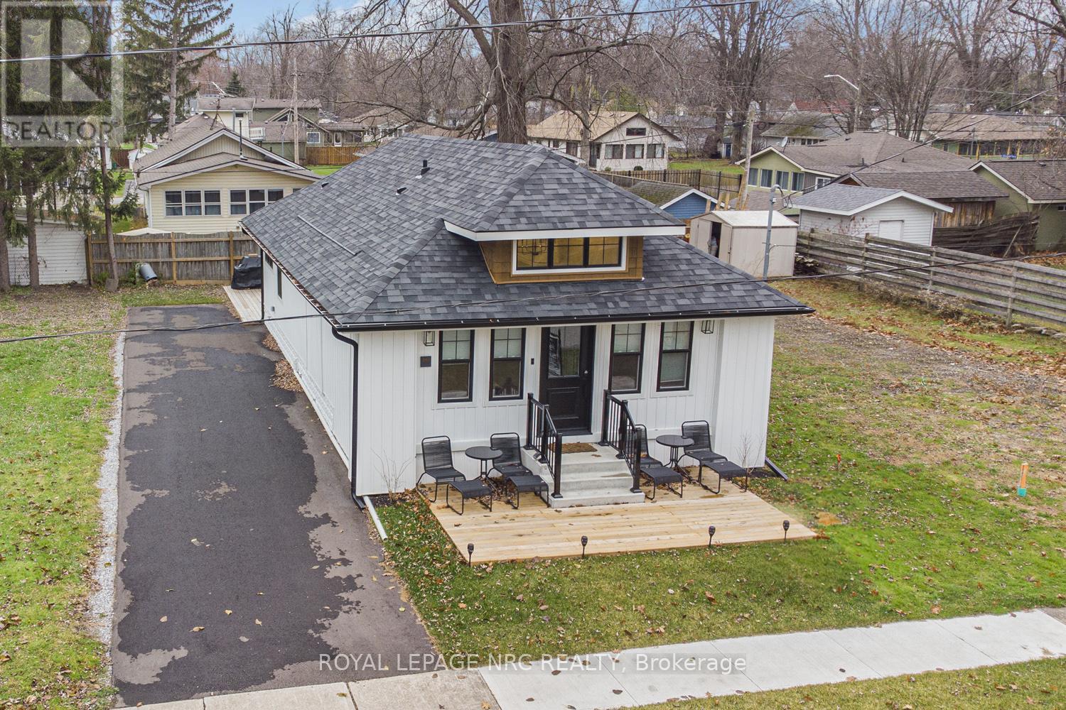 385 Westwood Avenue, Fort Erie, Ontario  L0S 1B0 - Photo 5 - X12438068