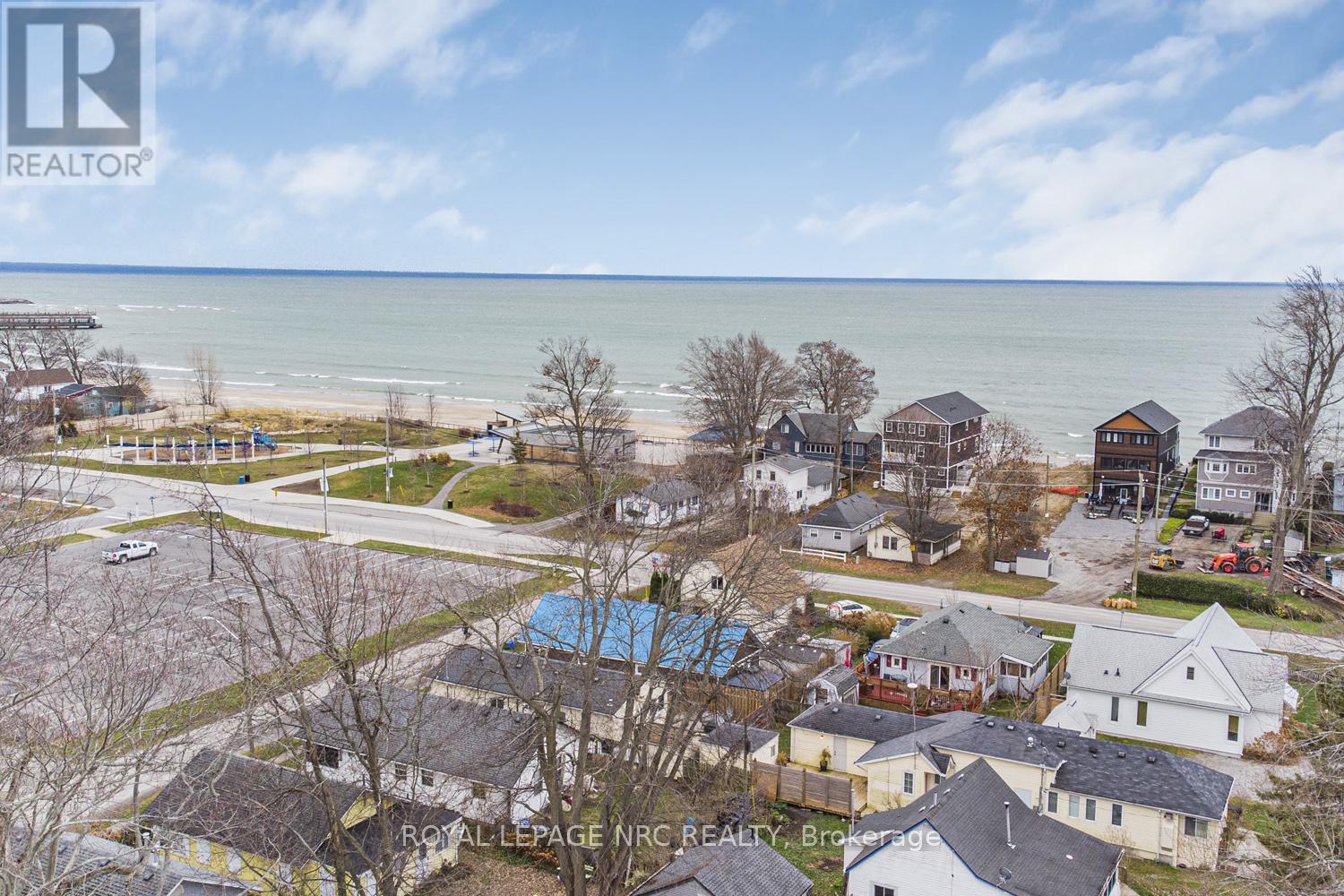 385 Westwood Avenue, Fort Erie, Ontario  L0S 1B0 - Photo 8 - X12438068