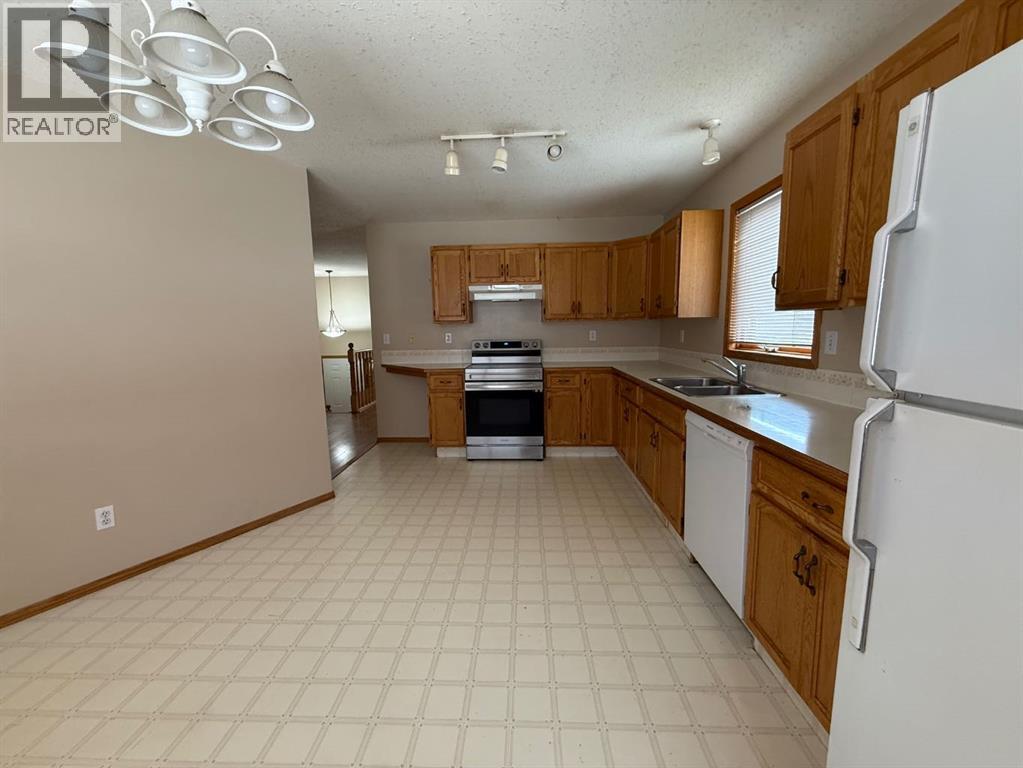 6224 Cypress Close, Olds, Alberta  T4H 1M7 - Photo 10 - A2244398