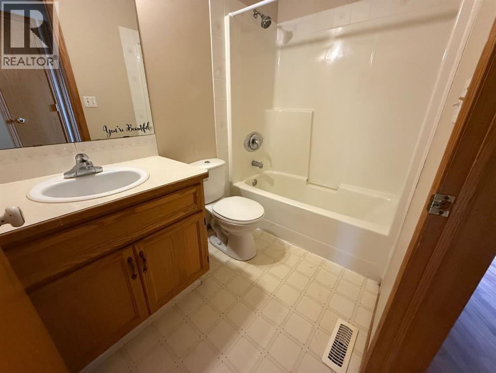 6224 Cypress Close, Olds, Alberta  T4H 1M7 - Photo 20 - A2244398