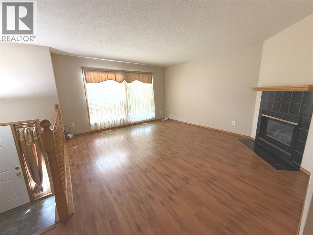 6224 Cypress Close, Olds, Alberta  T4H 1M7 - Photo 5 - A2244398
