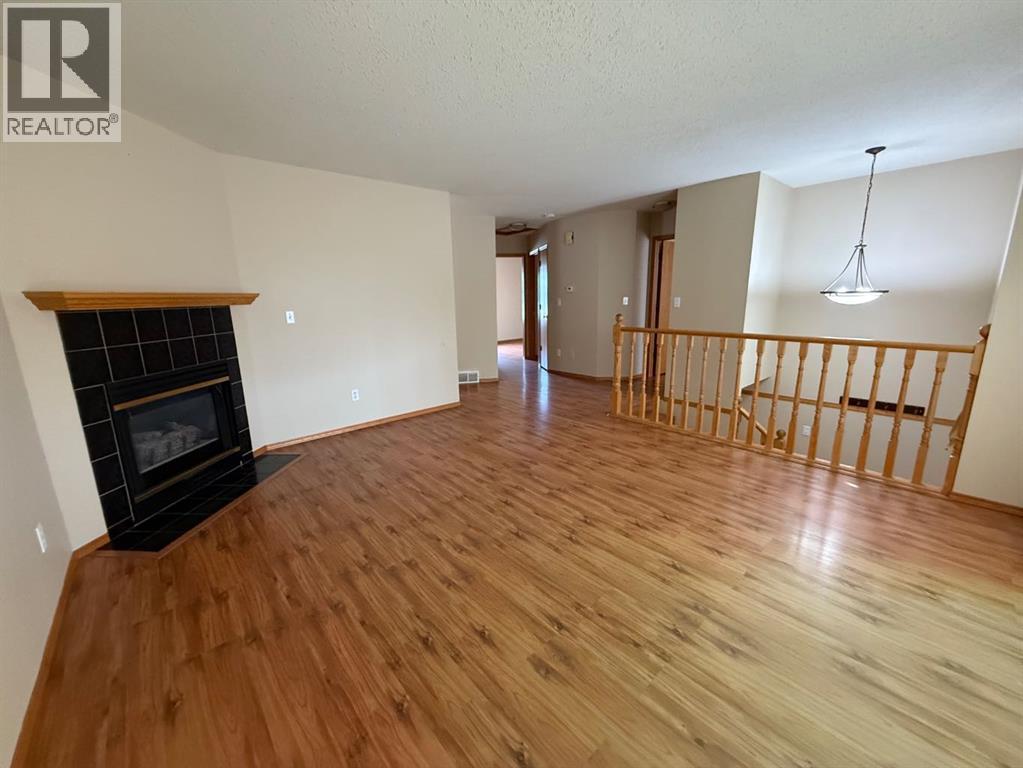 6224 Cypress Close, Olds, Alberta  T4H 1M7 - Photo 6 - A2244398