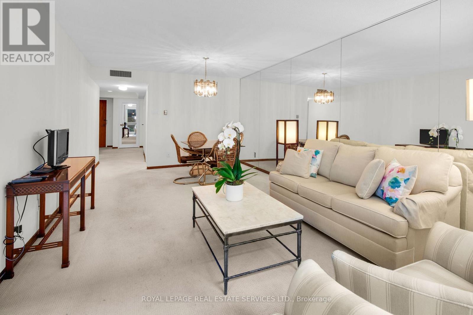 205 - 61 St Clair Avenue W, Toronto, Ontario  M4V 2Y8 - Photo 11 - C12437723