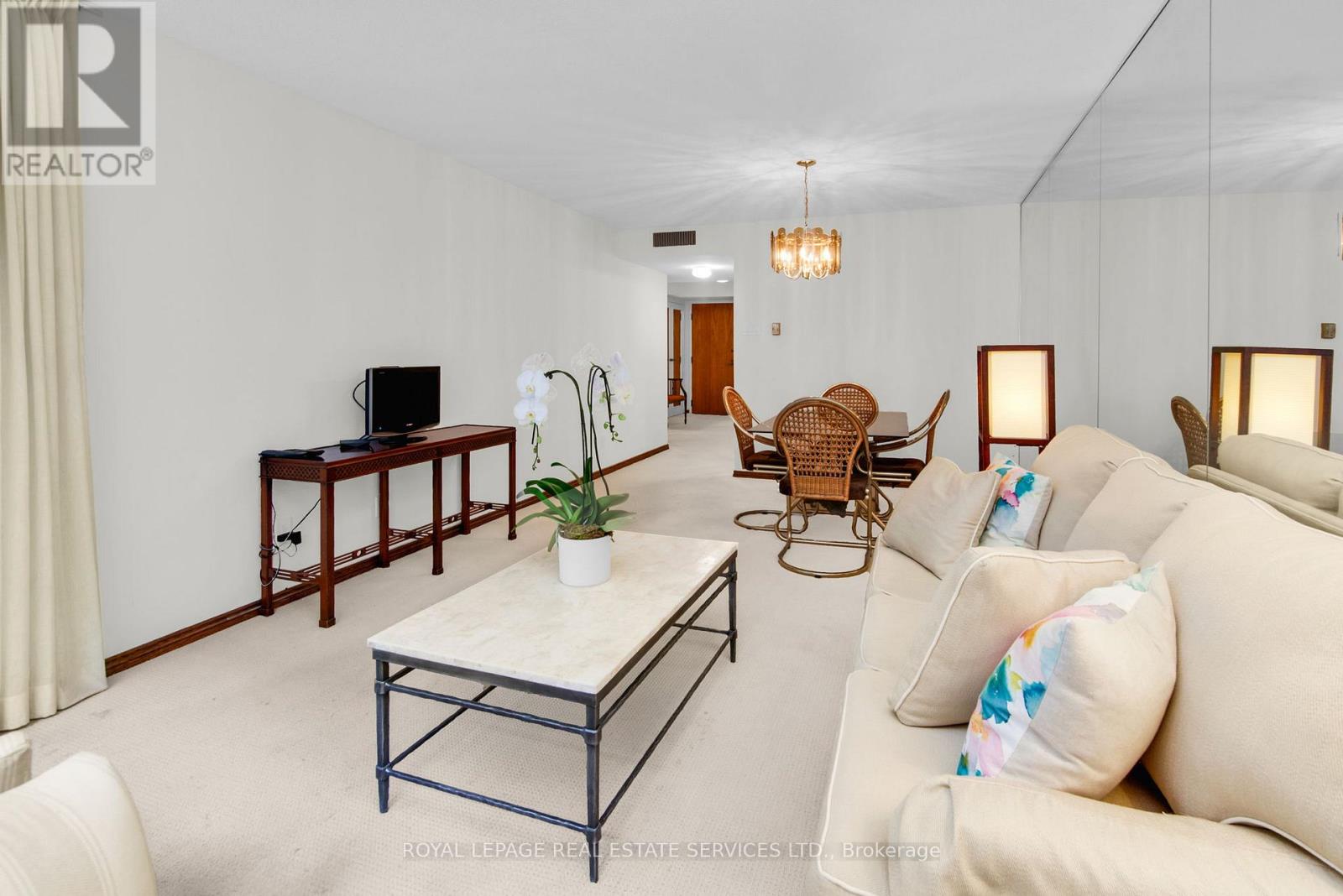 205 - 61 St Clair Avenue W, Toronto, Ontario  M4V 2Y8 - Photo 12 - C12437723