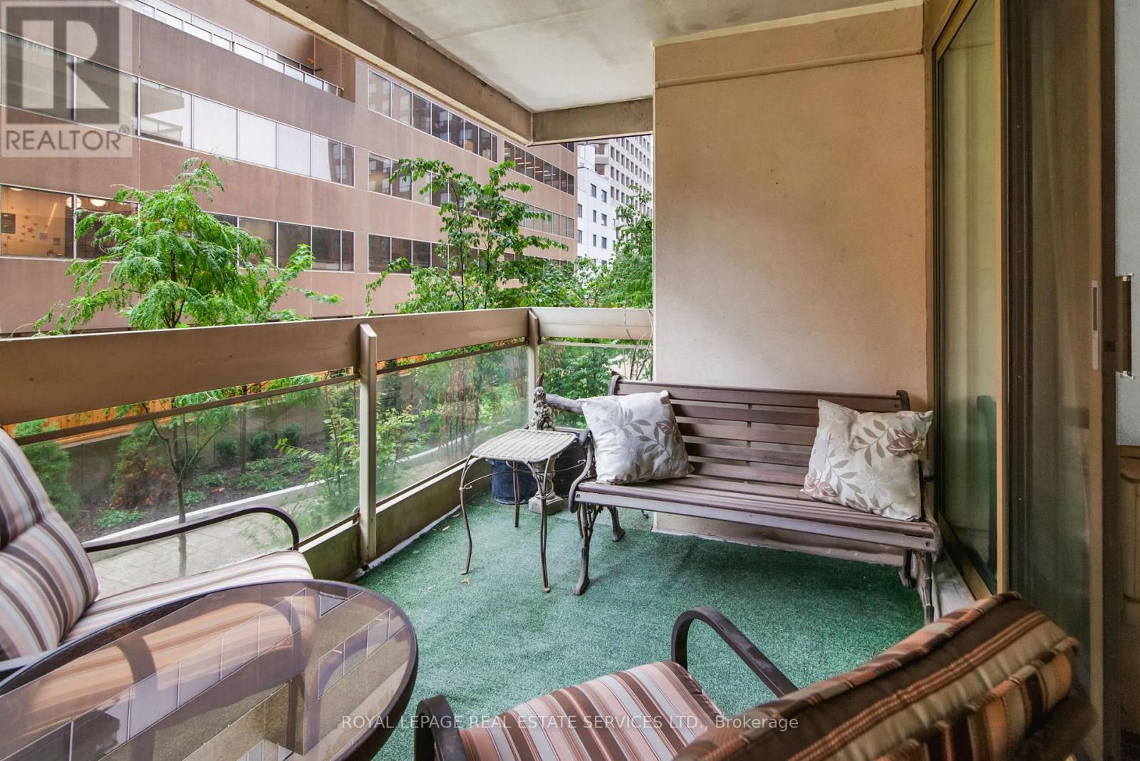 205 - 61 St Clair Avenue W, Toronto, Ontario  M4V 2Y8 - Photo 13 - C12437723