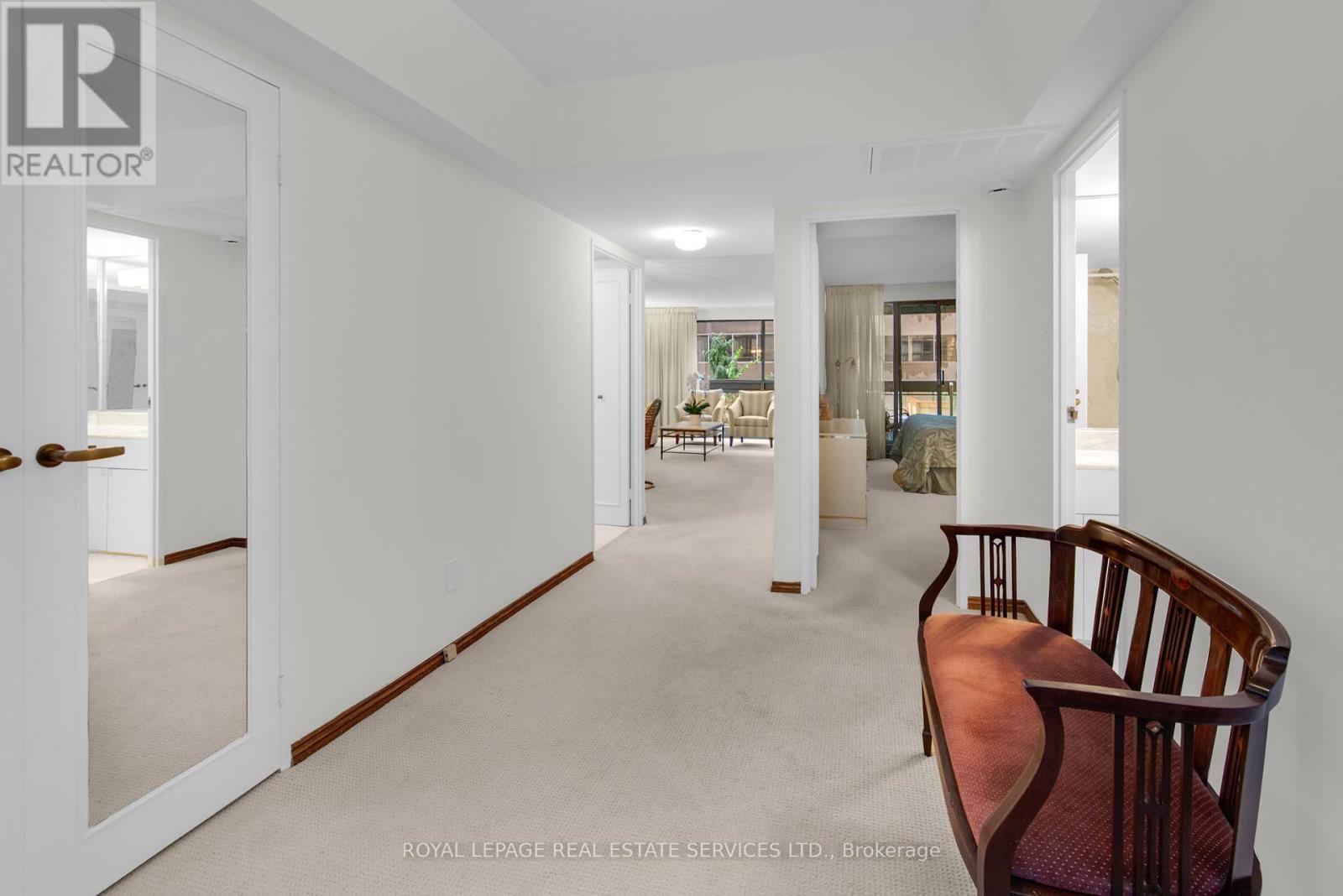 205 - 61 St Clair Avenue W, Toronto, Ontario  M4V 2Y8 - Photo 2 - C12437723