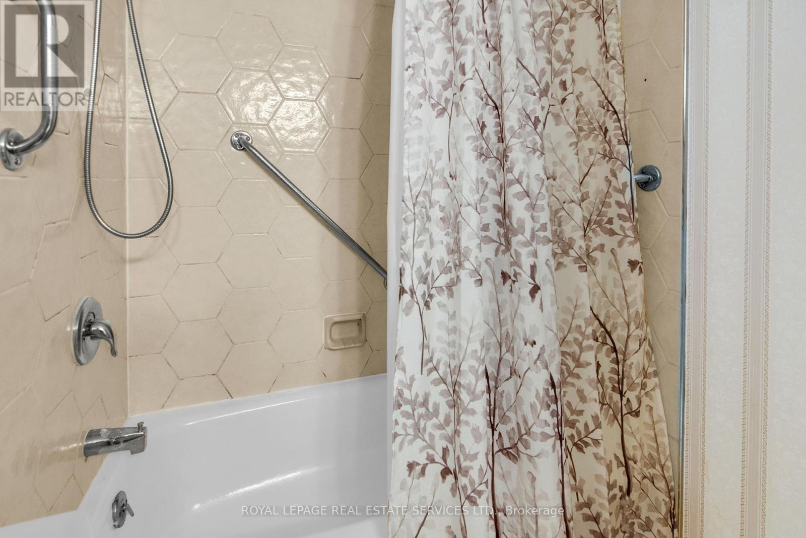 205 - 61 St Clair Avenue W, Toronto, Ontario  M4V 2Y8 - Photo 22 - C12437723