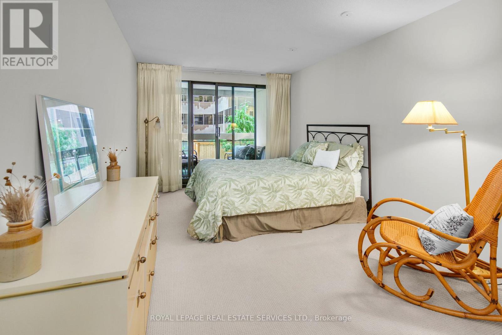 205 - 61 St Clair Avenue W, Toronto, Ontario  M4V 2Y8 - Photo 24 - C12437723