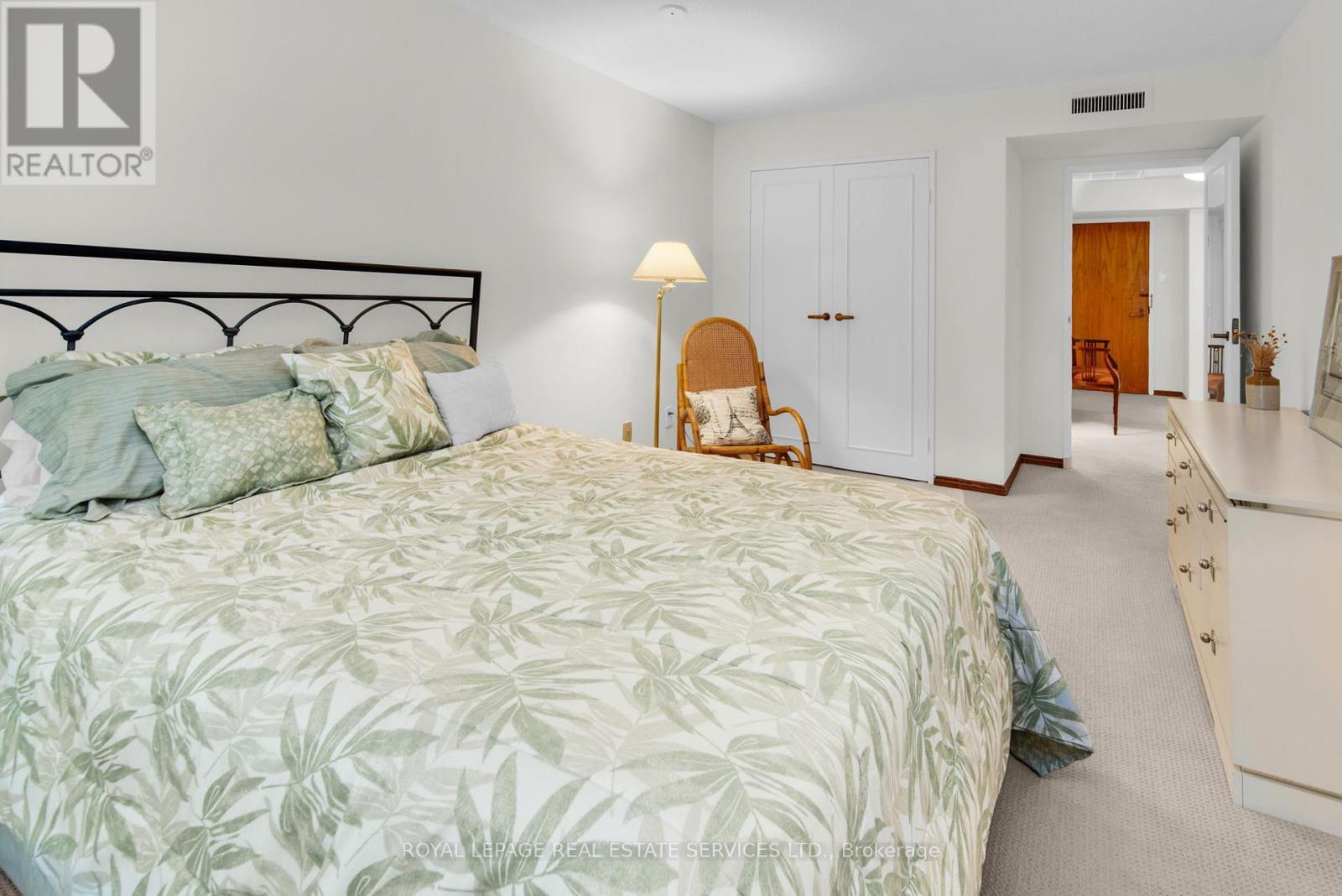 205 - 61 St Clair Avenue W, Toronto, Ontario  M4V 2Y8 - Photo 27 - C12437723