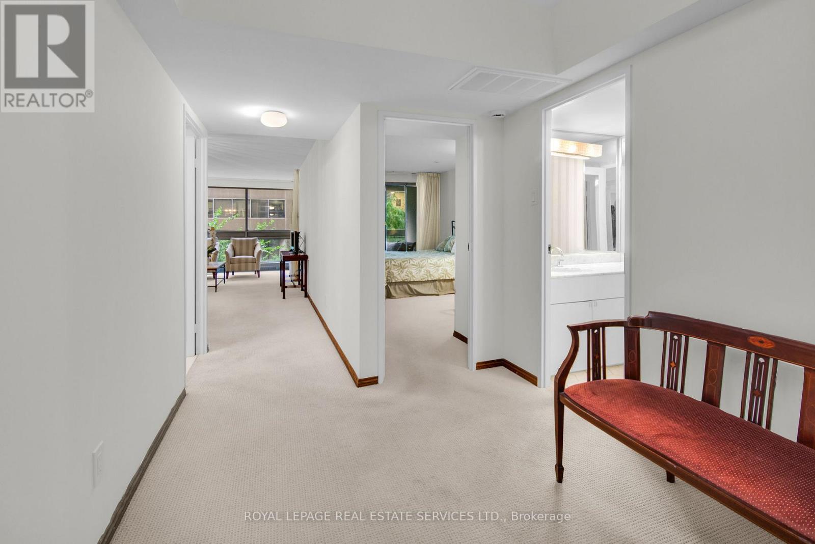 205 - 61 St Clair Avenue W, Toronto, Ontario  M4V 2Y8 - Photo 3 - C12437723