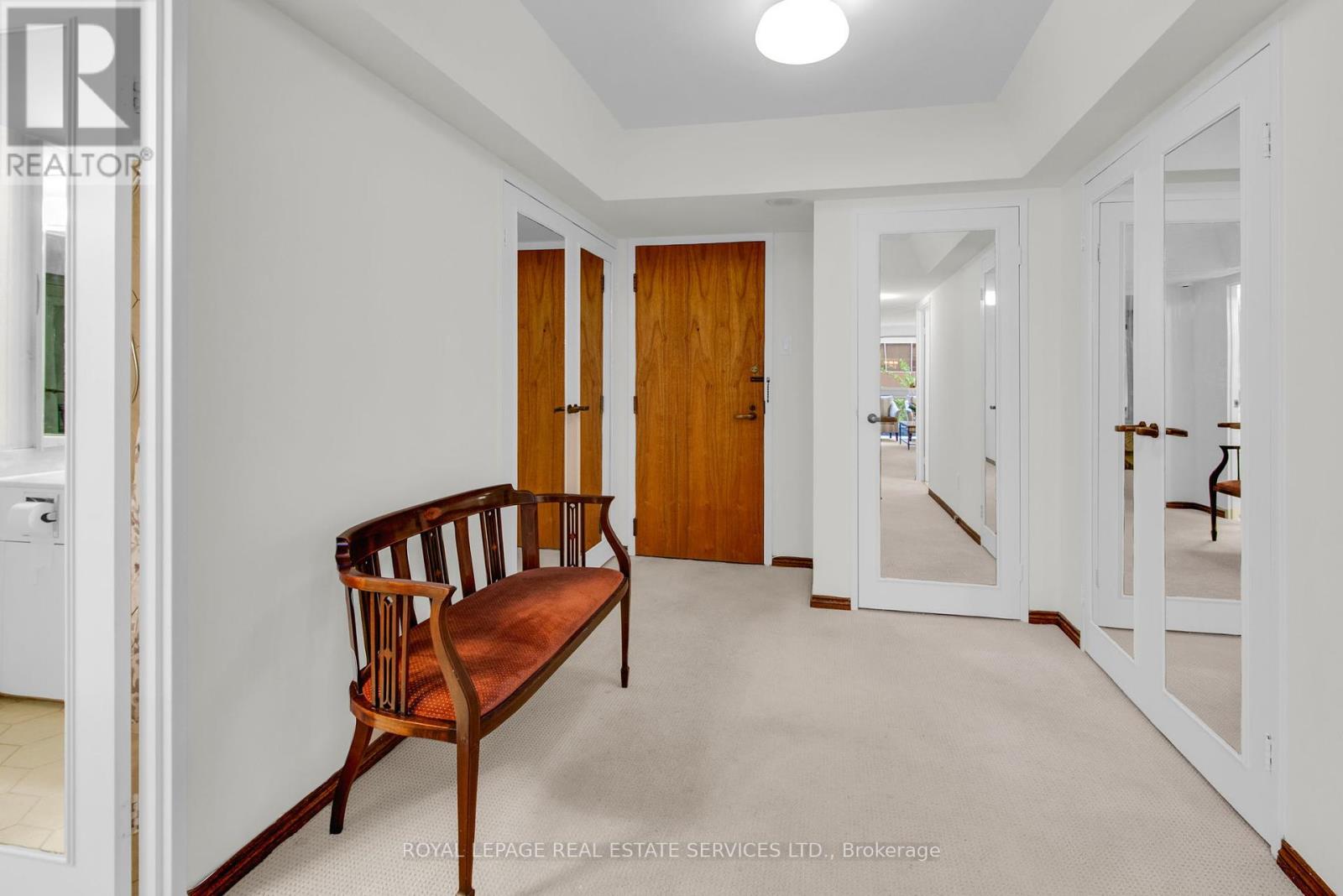 205 - 61 St Clair Avenue W, Toronto, Ontario  M4V 2Y8 - Photo 4 - C12437723