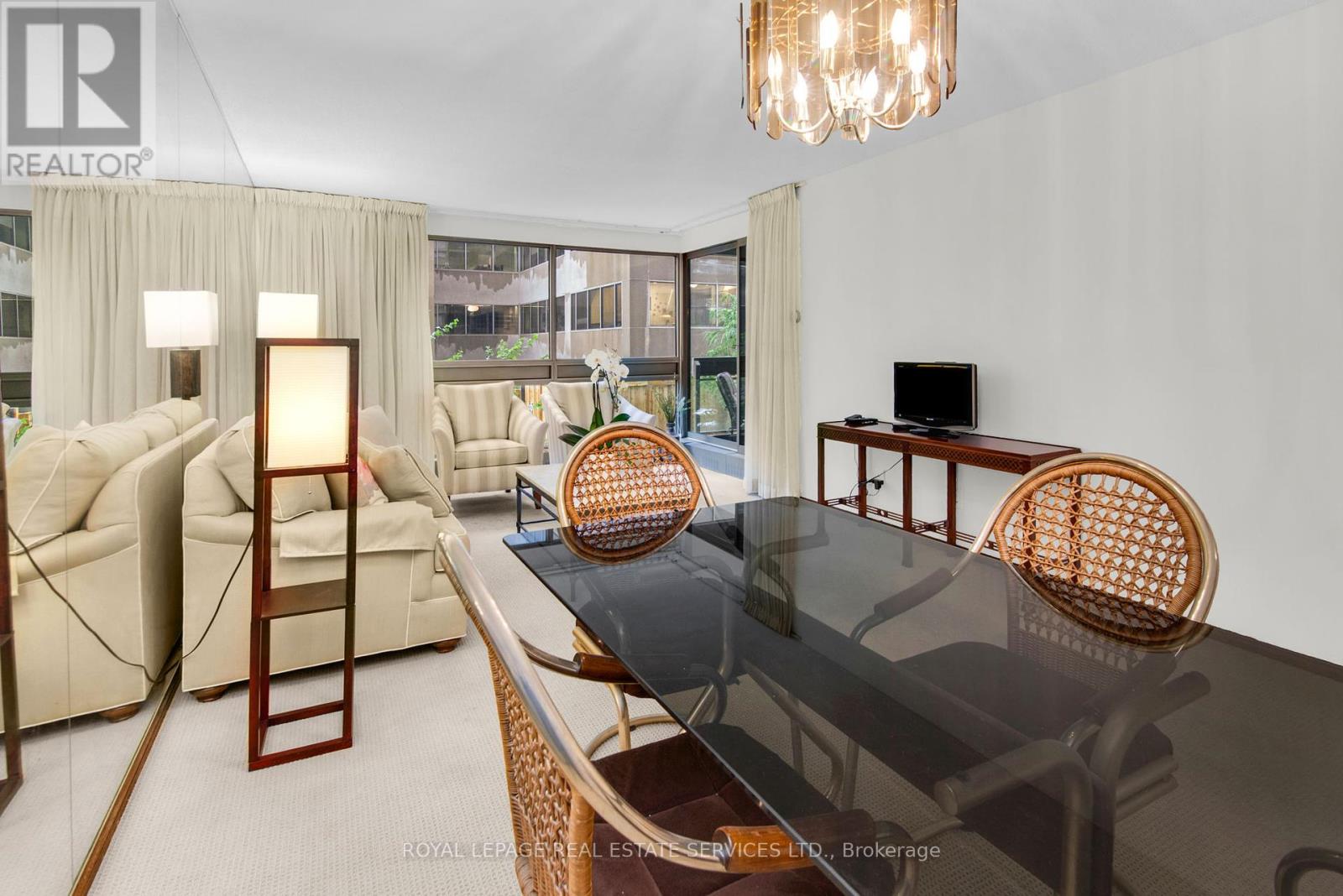 205 - 61 St Clair Avenue W, Toronto, Ontario  M4V 2Y8 - Photo 7 - C12437723