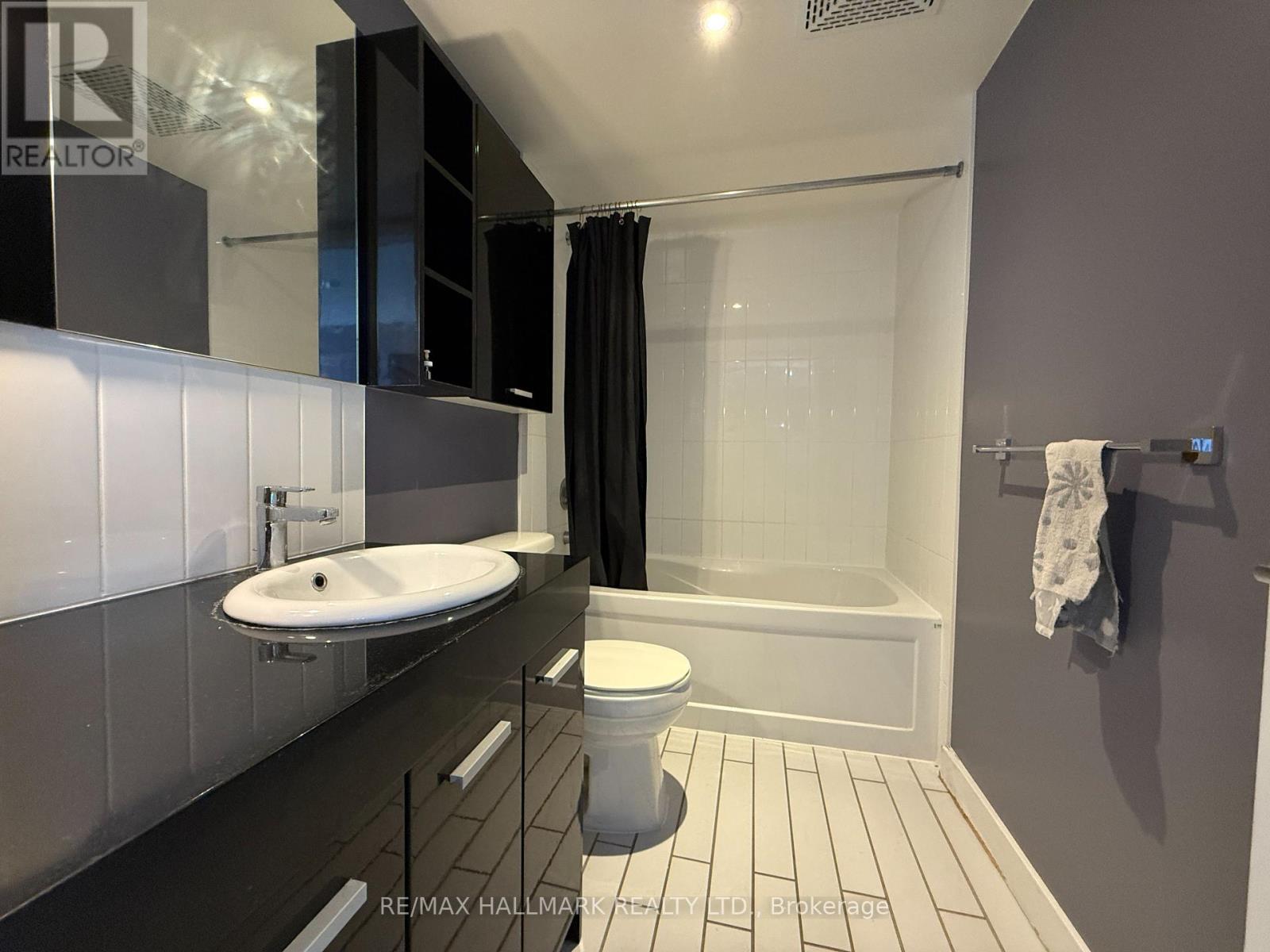 1725 - 19 Singer Court, Toronto, Ontario  M2K 0B2 - Photo 8 - C12437748