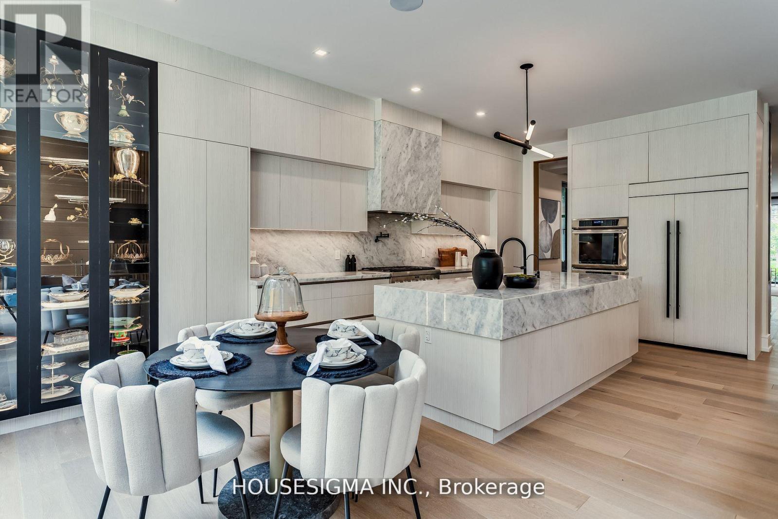 1 De Vere Gardens, Toronto, Ontario  M5M 3E4 - Photo 10 - C12437764
