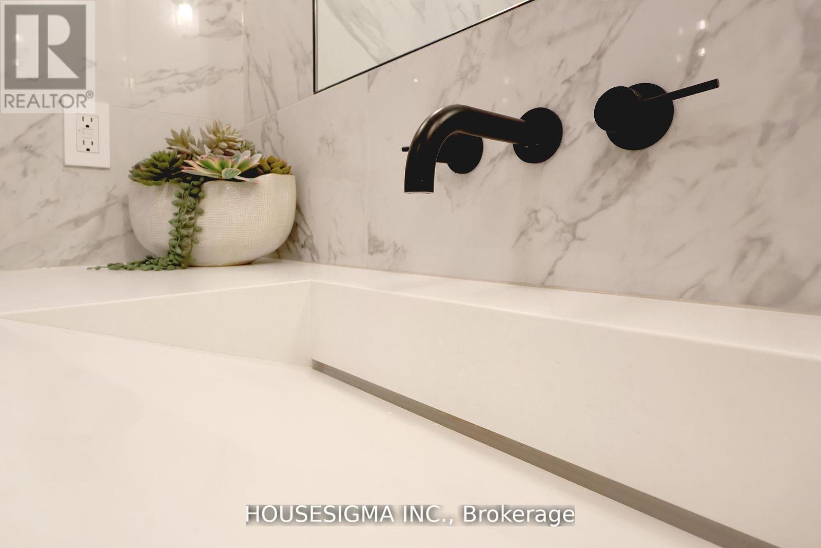 1 De Vere Gardens, Toronto, Ontario  M5M 3E4 - Photo 13 - C12437764