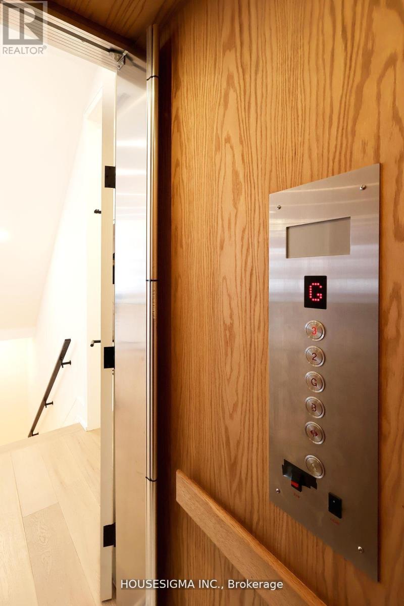 1 De Vere Gardens, Toronto, Ontario  M5M 3E4 - Photo 19 - C12437764