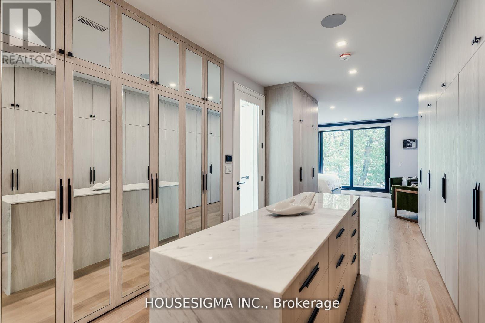 1 De Vere Gardens, Toronto, Ontario  M5M 3E4 - Photo 23 - C12437764