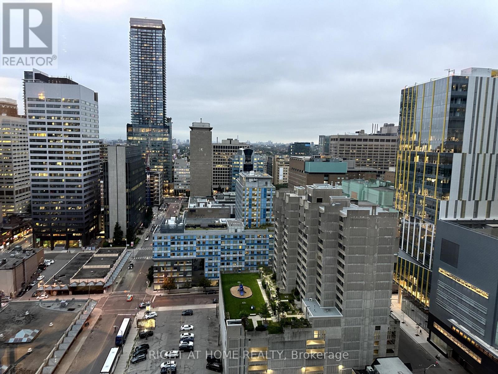 Ph15 - 633 Bay Street, Toronto, Ontario  M5G 2G4 - Photo 14 - C12437775