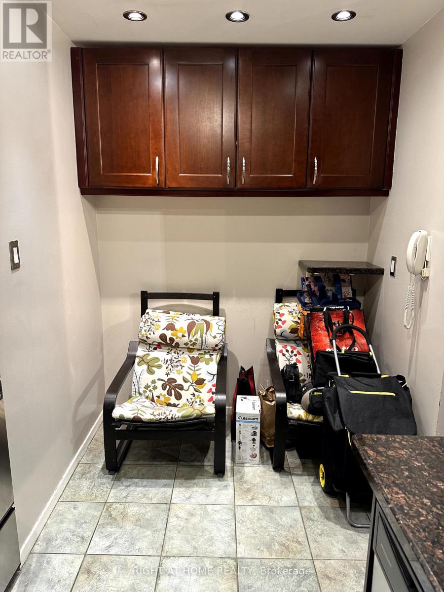 Ph15 - 633 Bay Street, Toronto, Ontario  M5G 2G4 - Photo 17 - C12437775