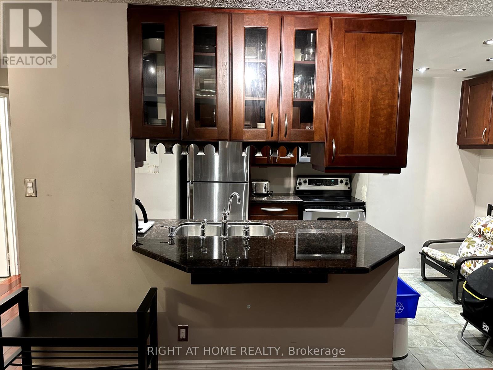 Ph15 - 633 Bay Street, Toronto, Ontario  M5G 2G4 - Photo 22 - C12437775
