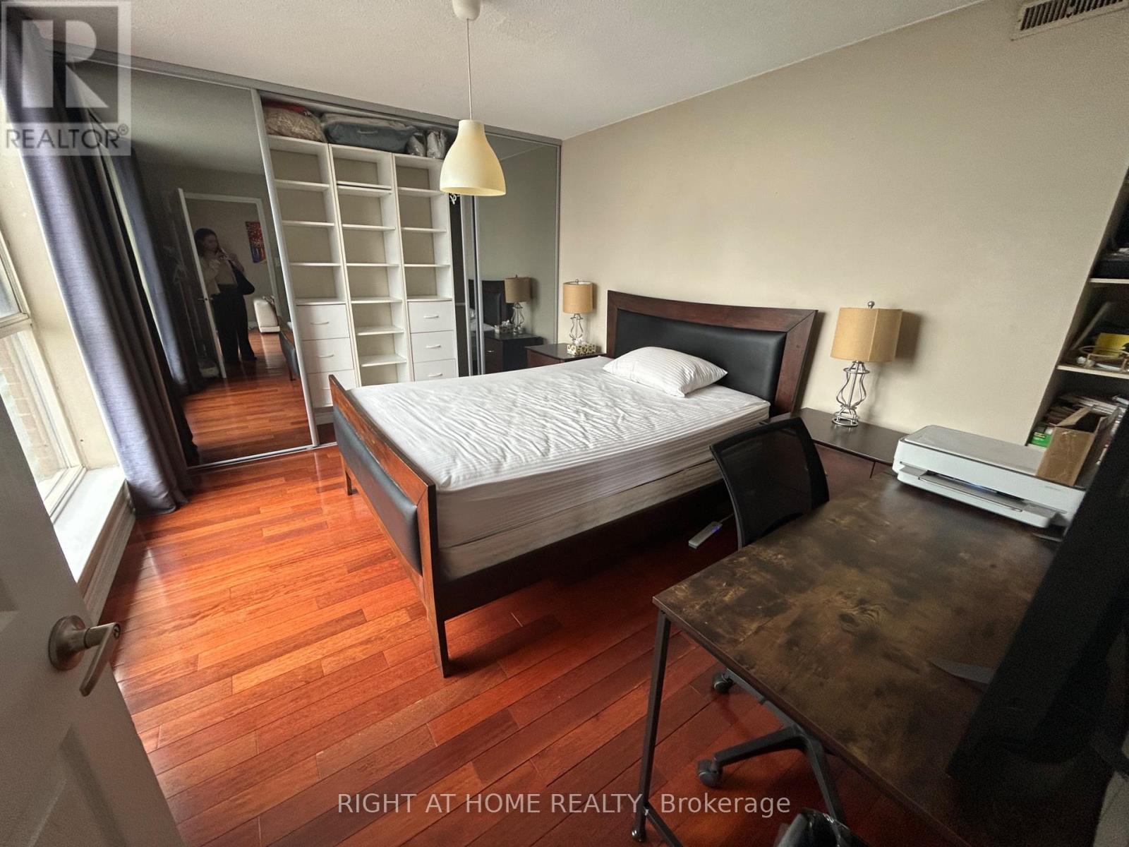 Ph15 - 633 Bay Street, Toronto, Ontario  M5G 2G4 - Photo 24 - C12437775