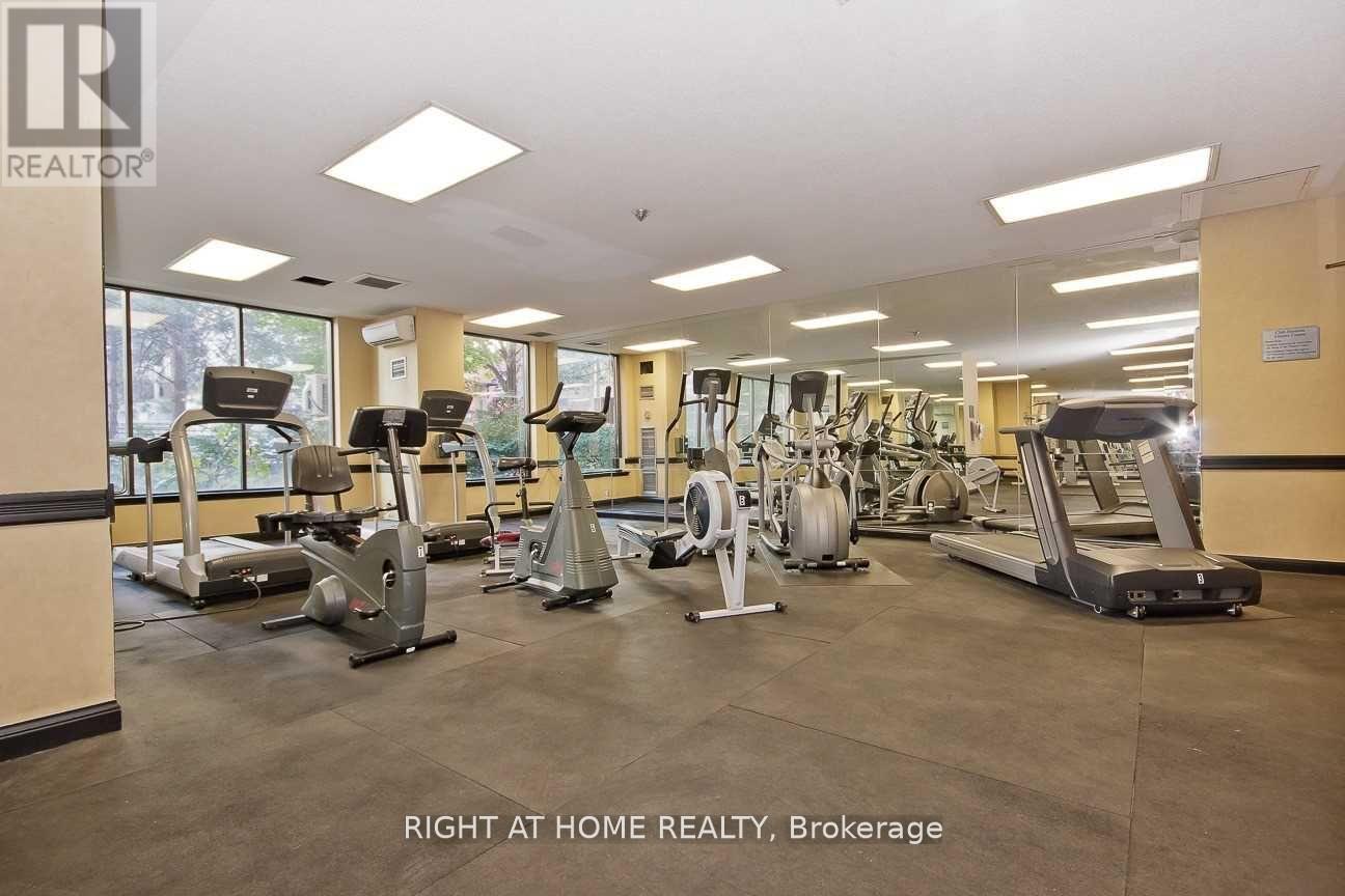 Ph15 - 633 Bay Street, Toronto, Ontario  M5G 2G4 - Photo 5 - C12437775