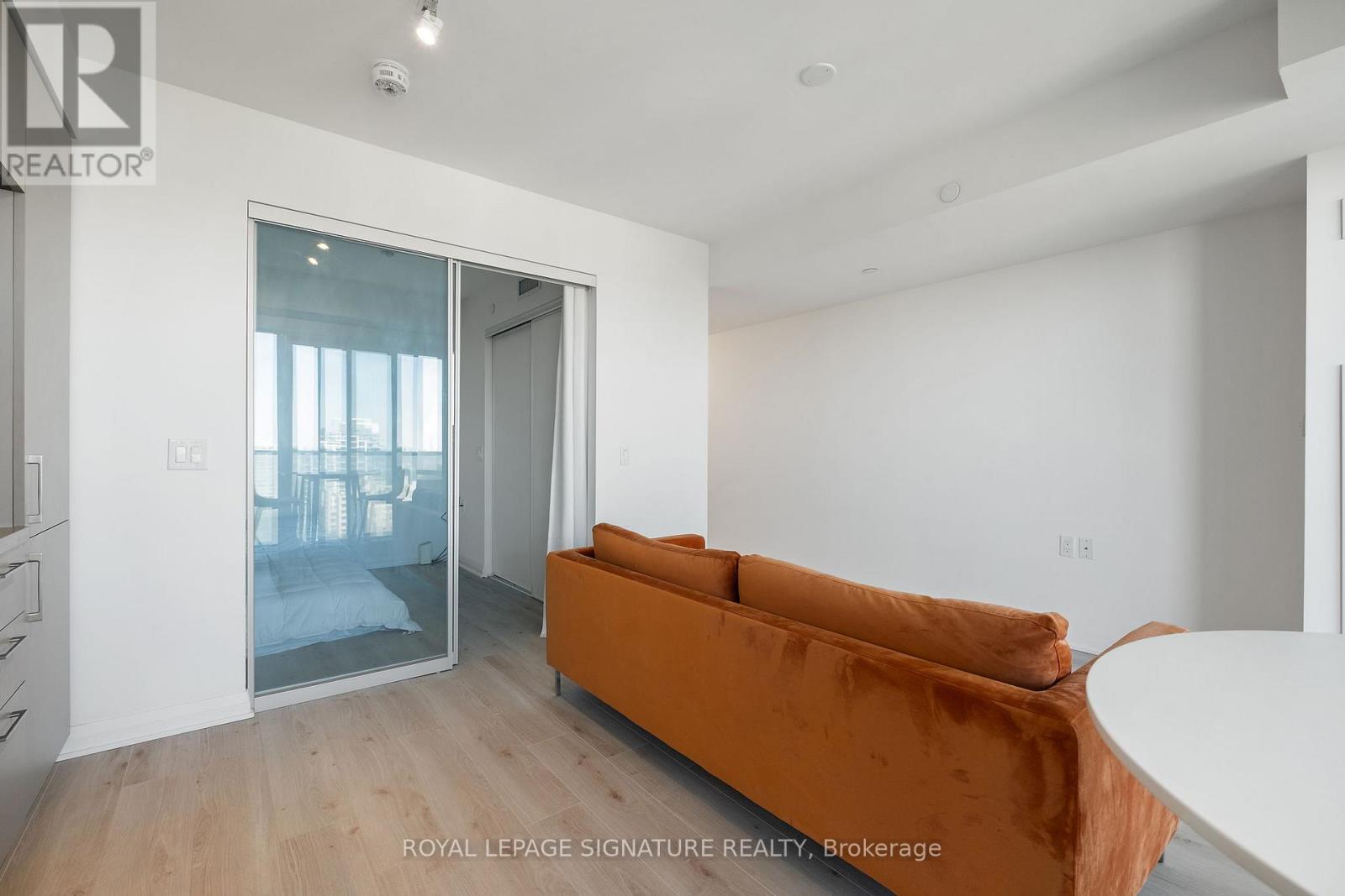 2106 - 99 Foxbar Road, Toronto, Ontario  M4V 0B2 - Photo 10 - C12437895