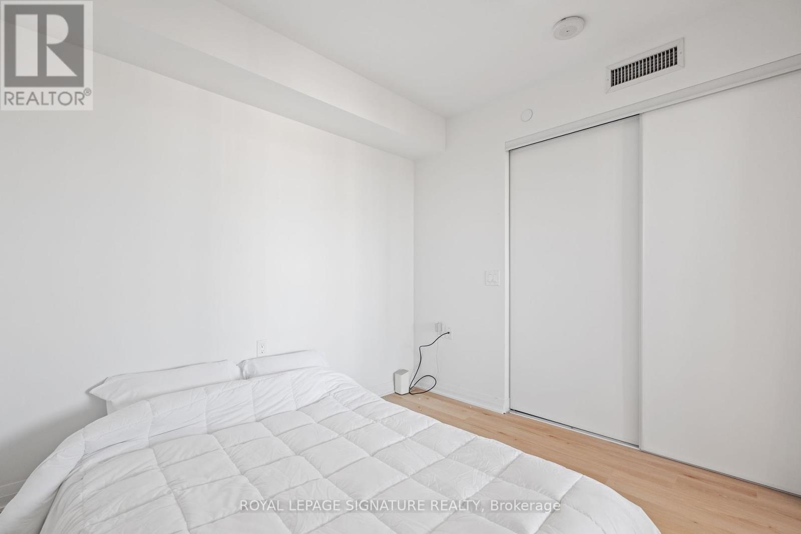 2106 - 99 Foxbar Road, Toronto, Ontario  M4V 0B2 - Photo 12 - C12437895