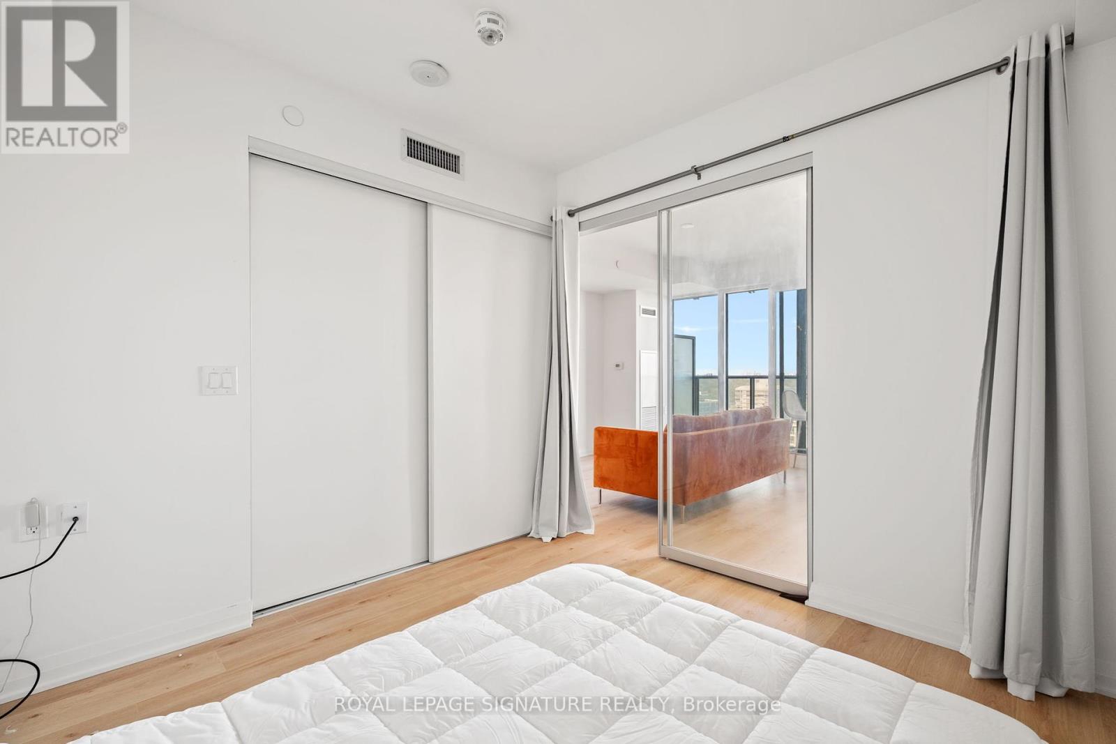 2106 - 99 Foxbar Road, Toronto, Ontario  M4V 0B2 - Photo 13 - C12437895