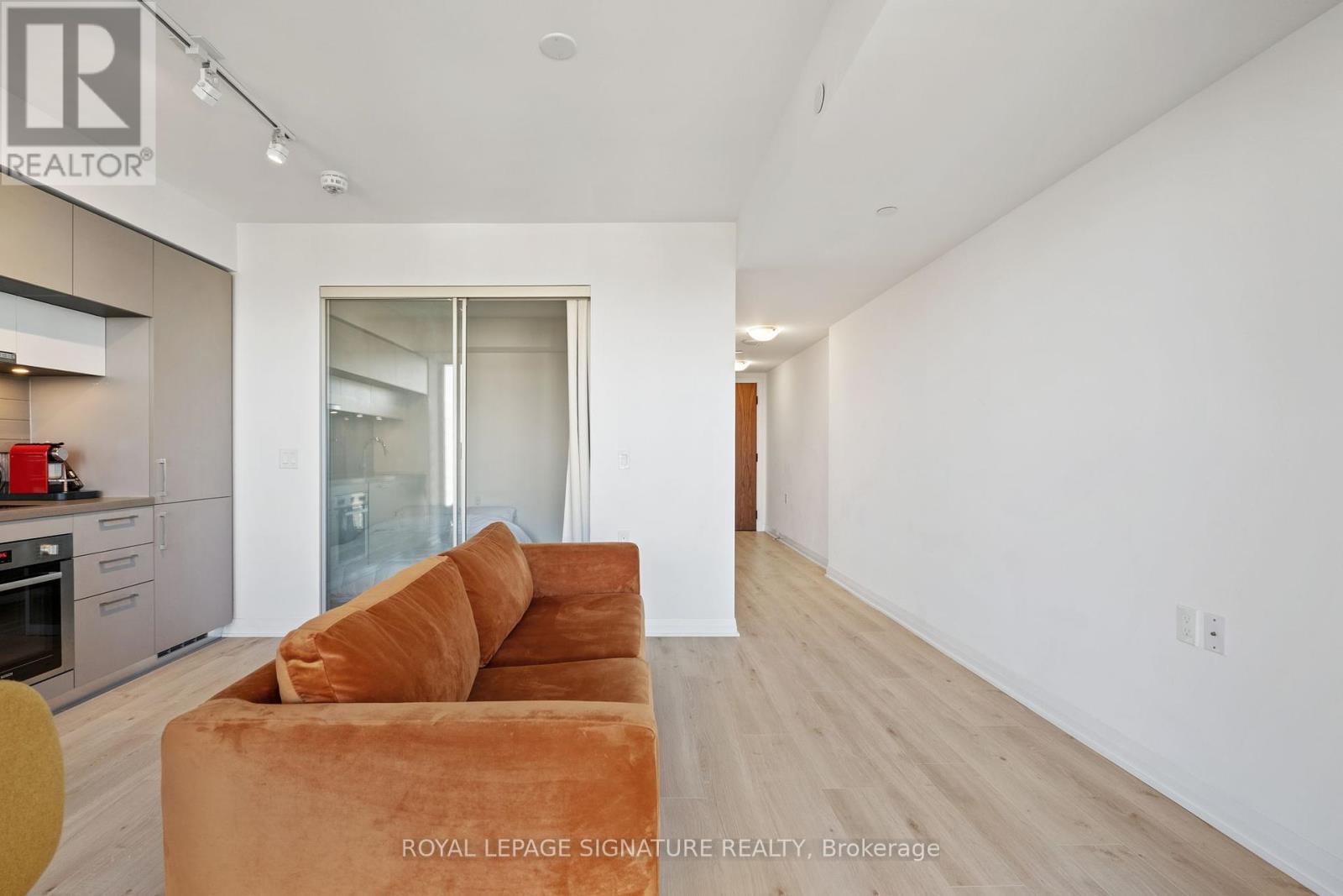 2106 - 99 Foxbar Road, Toronto, Ontario  M4V 0B2 - Photo 14 - C12437895