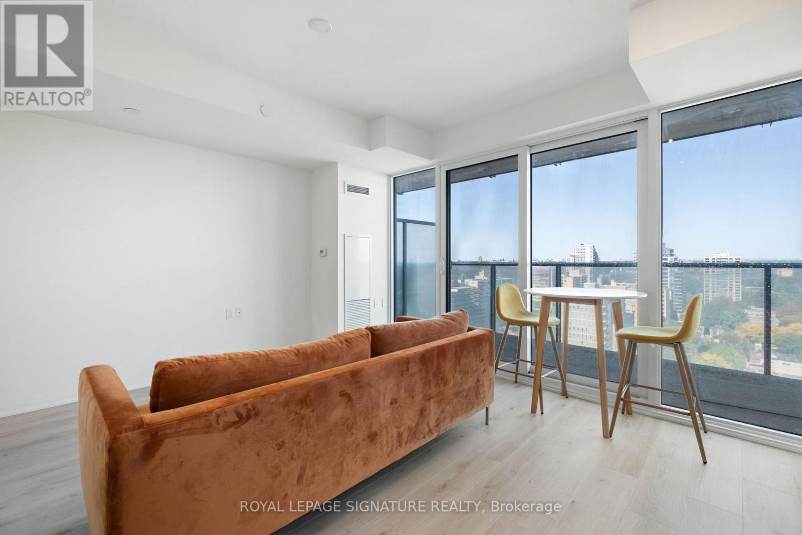 2106 - 99 Foxbar Road, Toronto, Ontario  M4V 0B2 - Photo 6 - C12437895