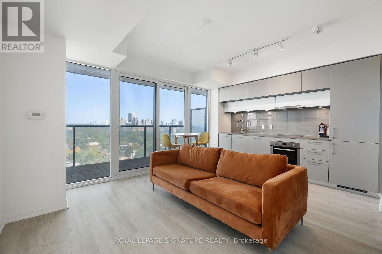 2106 - 99 Foxbar Road, Toronto, Ontario  M4V 0B2 - Photo 7 - C12437895