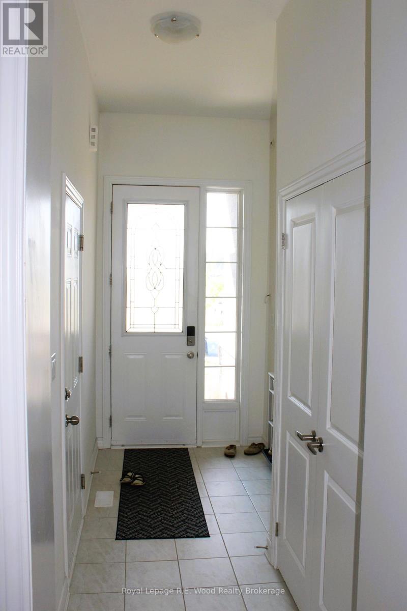 8 Beretta Drive, Tillsonburg, Ontario  N4G 0J7 - Photo 2 - X12438021