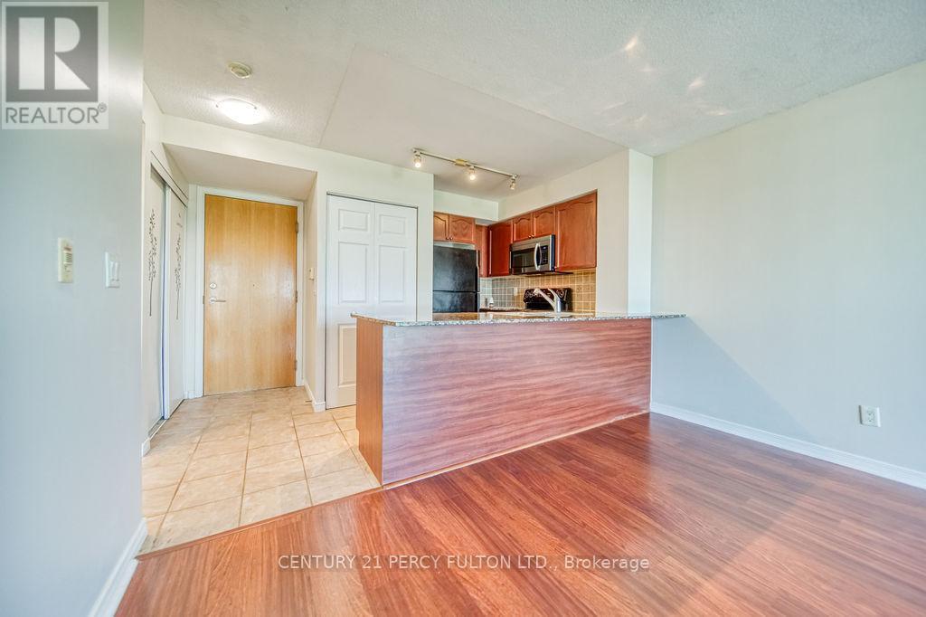 911 - 340 Watson Street W, Whitby, Ontario  L1N 9G1 - Photo 13 - E12437692