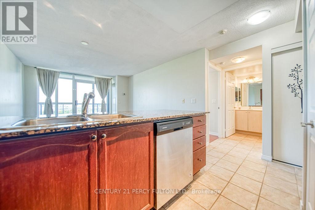 911 - 340 Watson Street W, Whitby, Ontario  L1N 9G1 - Photo 6 - E12437692
