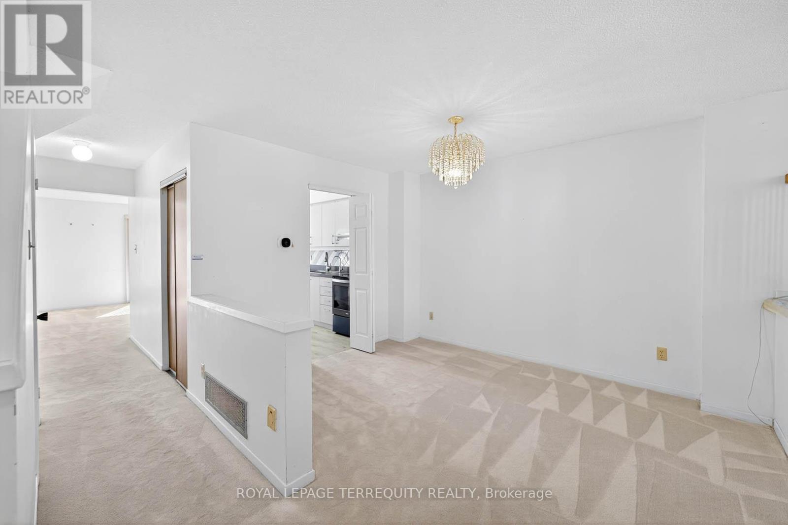 130 Whistling Hills Drive, Toronto, Ontario  M1V 3L1 - Photo 6 - E12437728