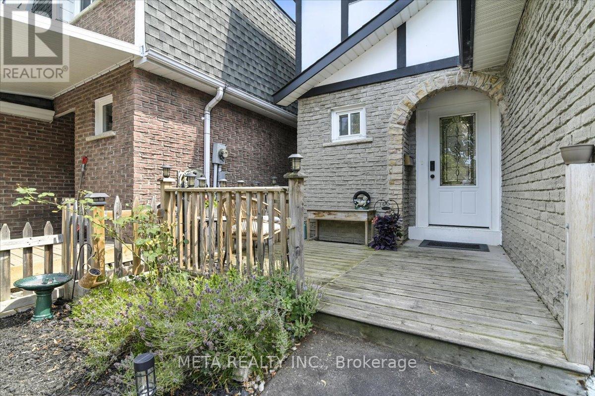 1567 Jaywin Circle, Pickering, Ontario  L1V 2W3 - Photo 2 - E12437904