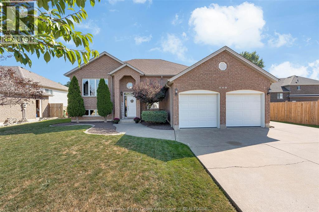 MLS# 25024978: 262 COLUMBUS DRIVE, Lakeshore, Canada