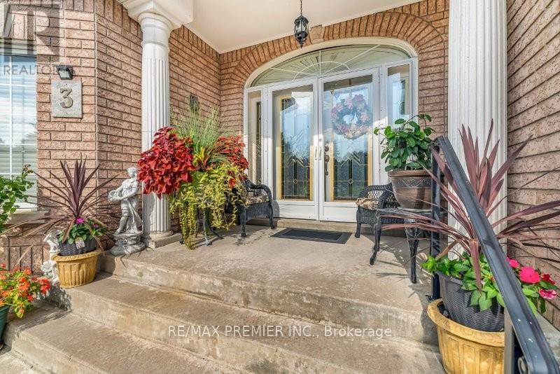 3 Avro Road, Vaughan, Ontario  L6A 1Y3 - Photo 2 - N12437658