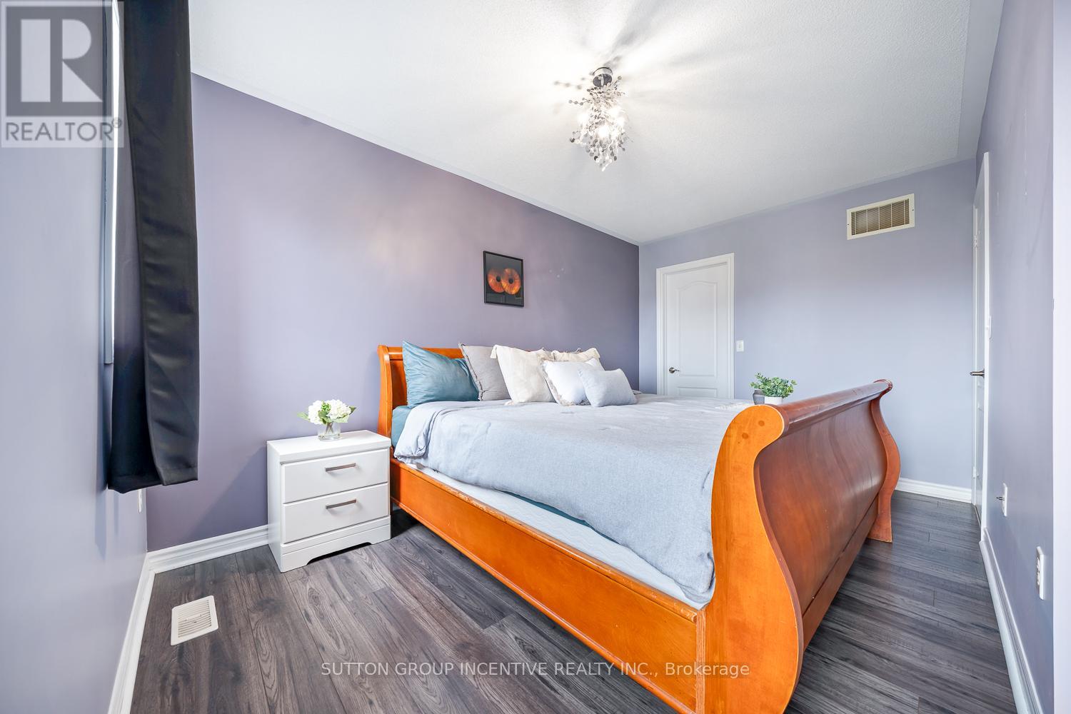 105 Collier Crescent, Essa, Ontario  L0M 1B5 - Photo 16 - N12437741