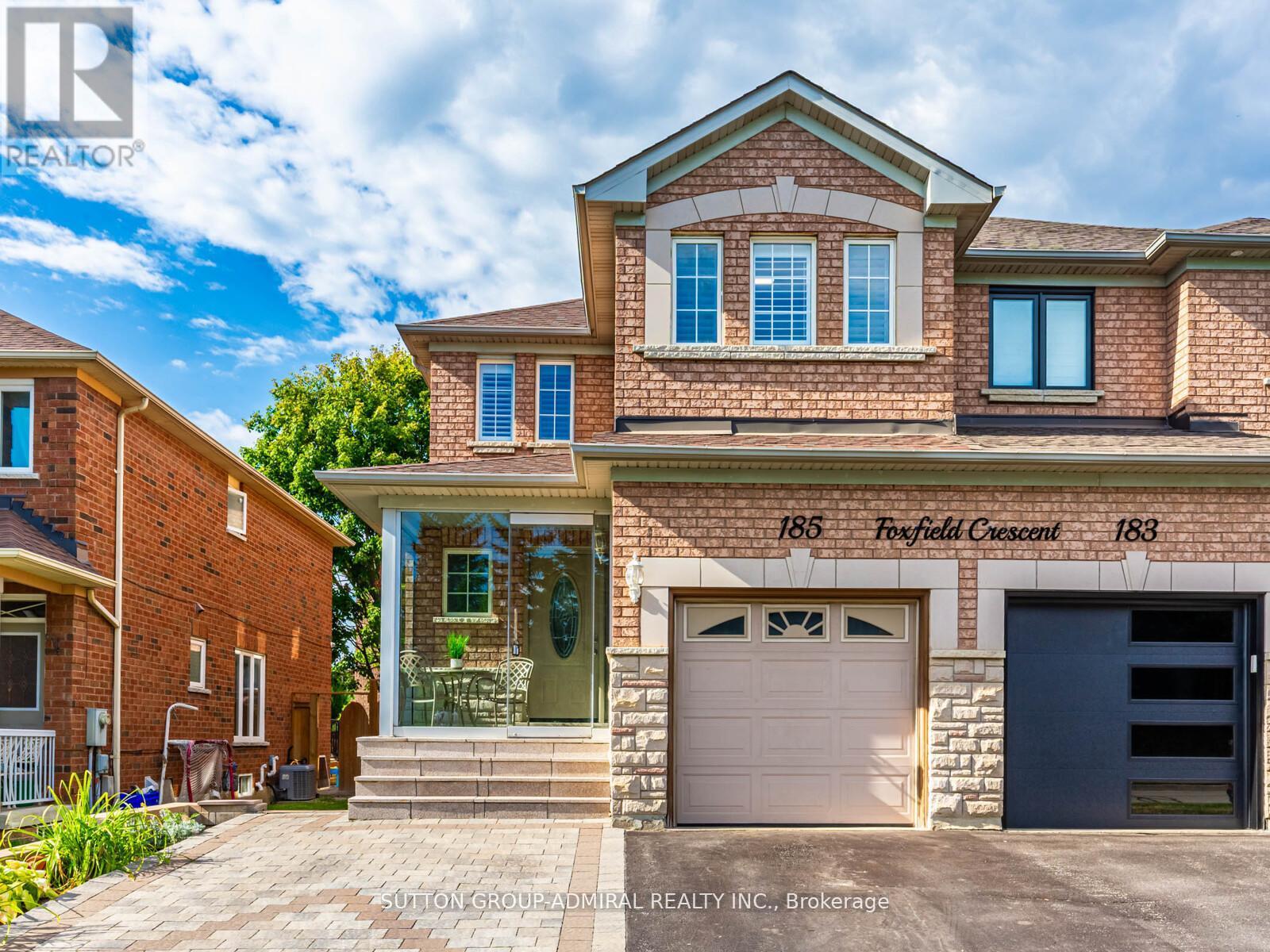 185 Foxfield Crescent, Vaughan, Ontario  L4K 5E8 - Photo 2 - N12437778