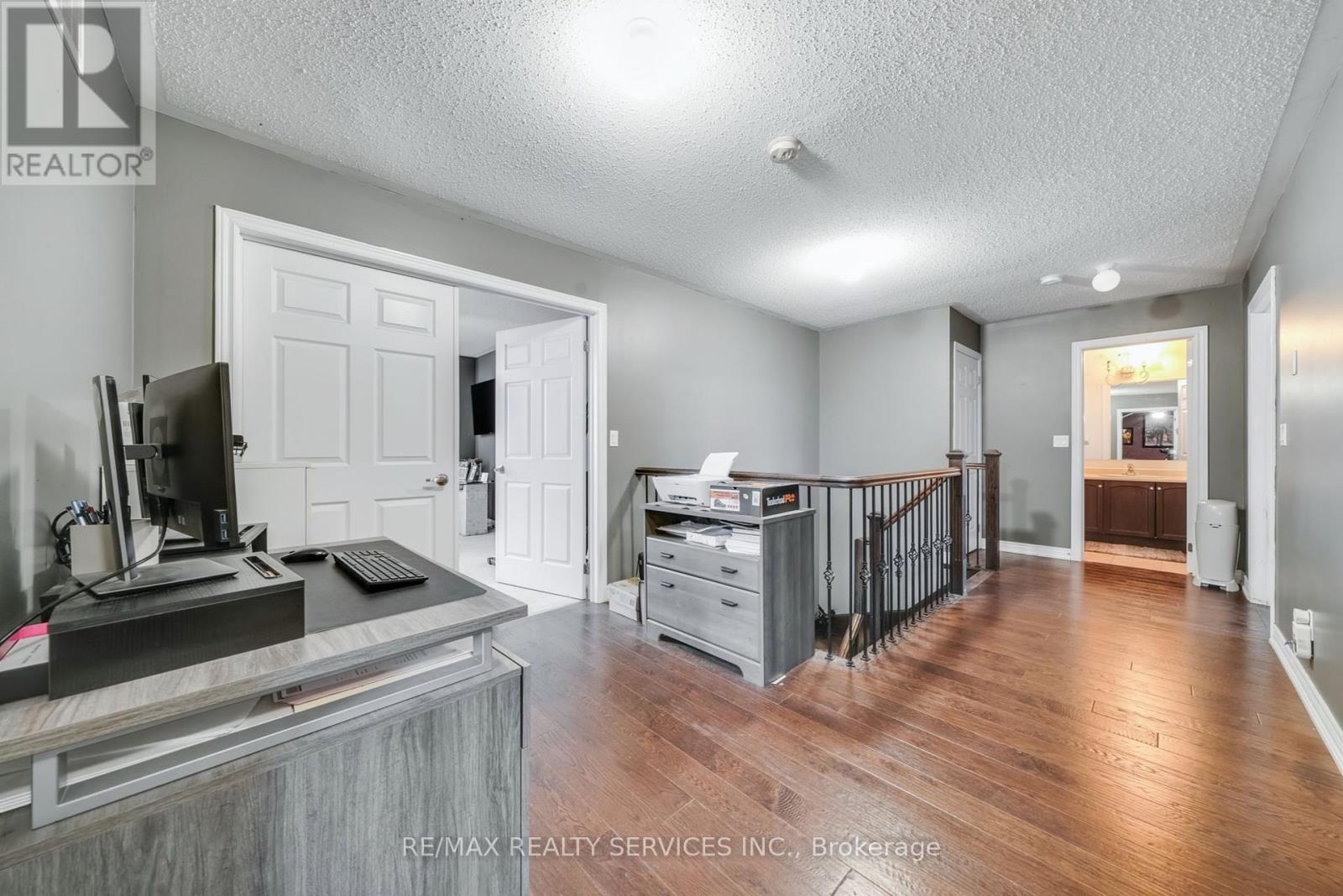 2 Kennedy Boulevard, New Tecumseth, Ontario  L9R 0L4 - Photo 18 - N12437848