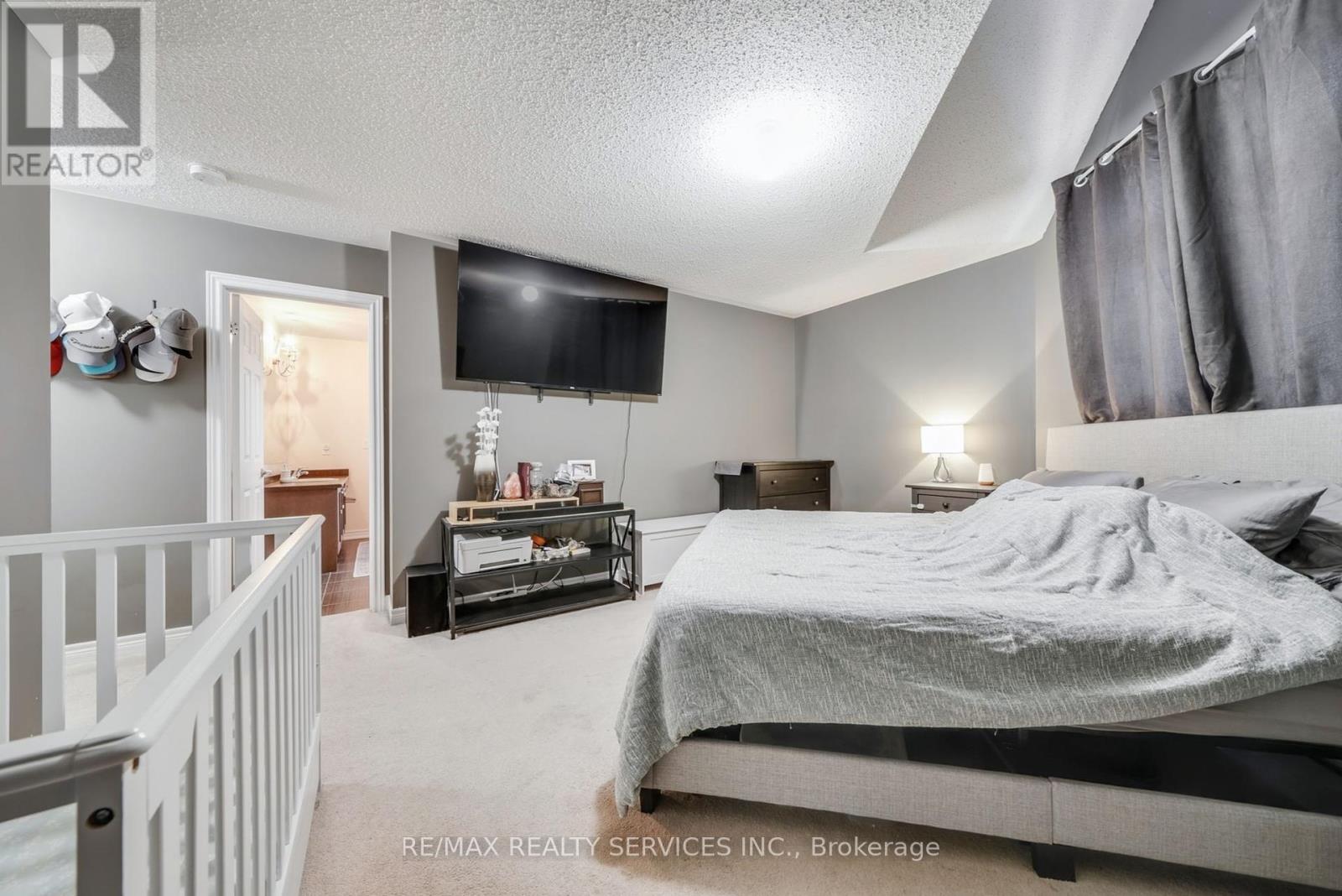 2 Kennedy Boulevard, New Tecumseth, Ontario  L9R 0L4 - Photo 23 - N12437848