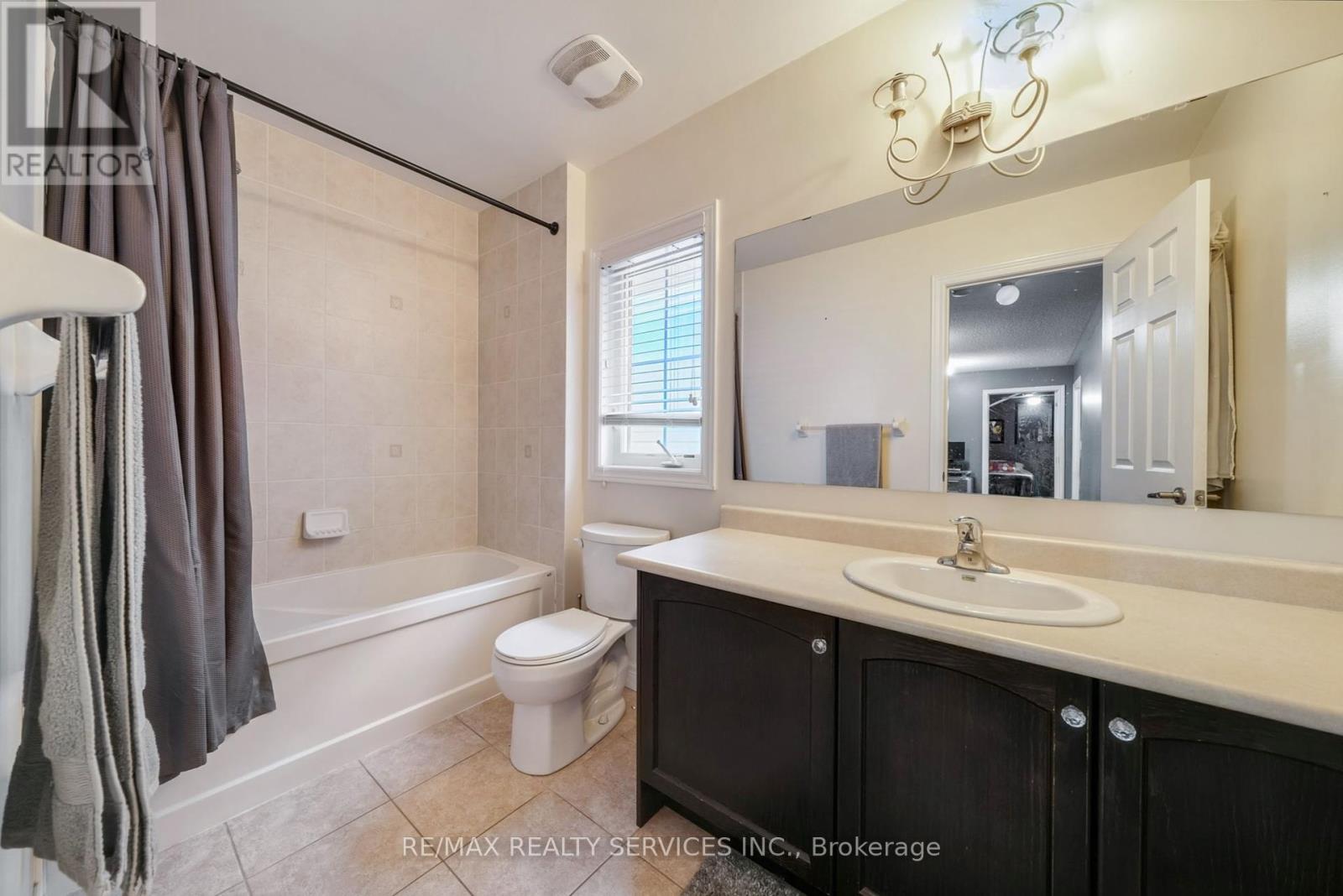 2 Kennedy Boulevard, New Tecumseth, Ontario  L9R 0L4 - Photo 27 - N12437848