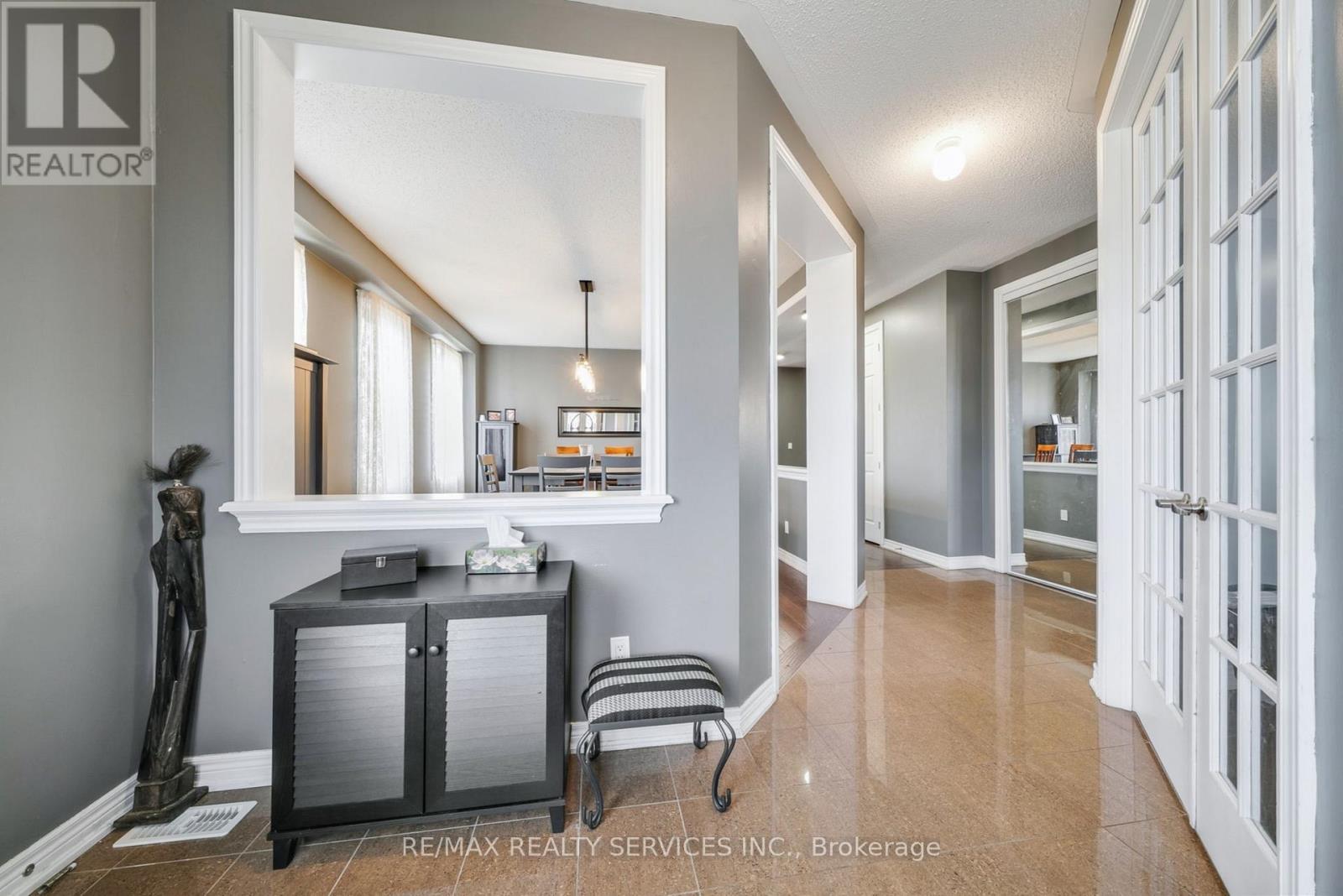 2 Kennedy Boulevard, New Tecumseth, Ontario  L9R 0L4 - Photo 5 - N12437848