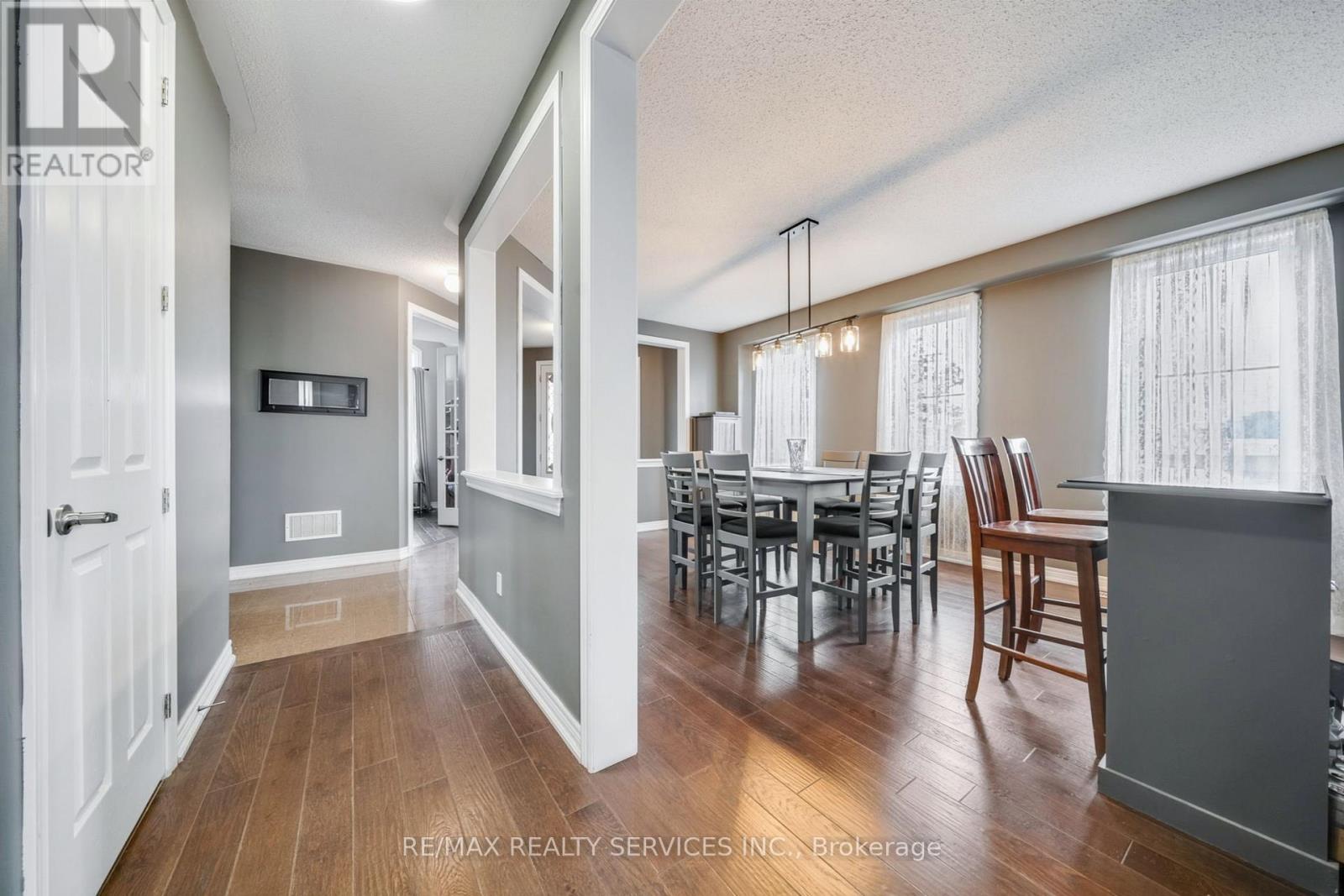 2 Kennedy Boulevard, New Tecumseth, Ontario  L9R 0L4 - Photo 7 - N12437848