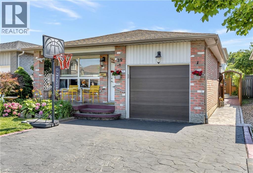 39 MARILYN Court, Hamilton, Ontario
