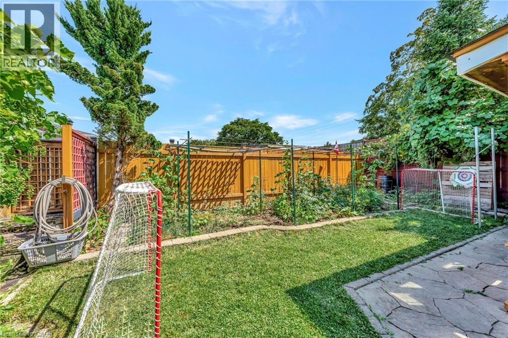 39 Marilyn Court, Hamilton, Ontario  L9B 2T5 - Photo 34 - 40775250